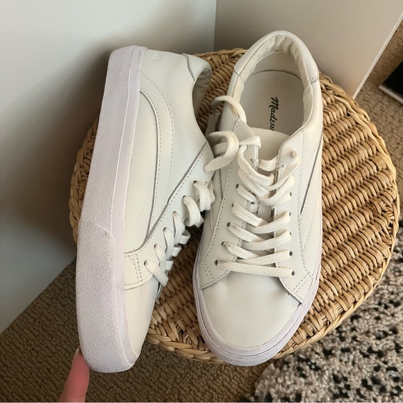 Madewell Shoes - Madewell white sneakers Sidewalk Low-Top Sneakers in Leather